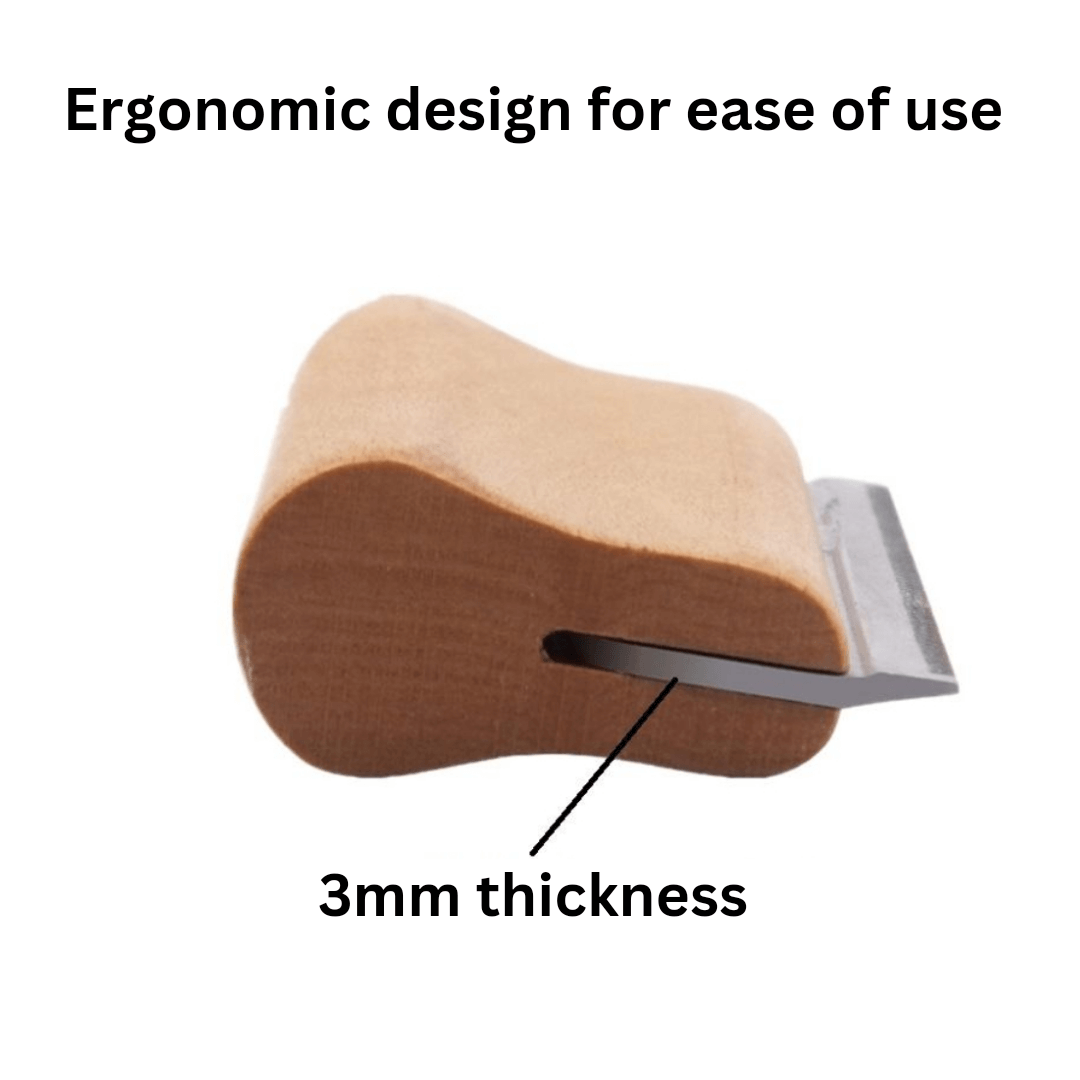 Brush for cats made from aluminium and beechwood